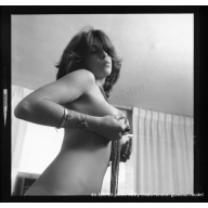254-4b-126-10-photo-busty-Linda-Gordon-glamour-model  VINTAGE ORIGINAL CONTACT PHOTO